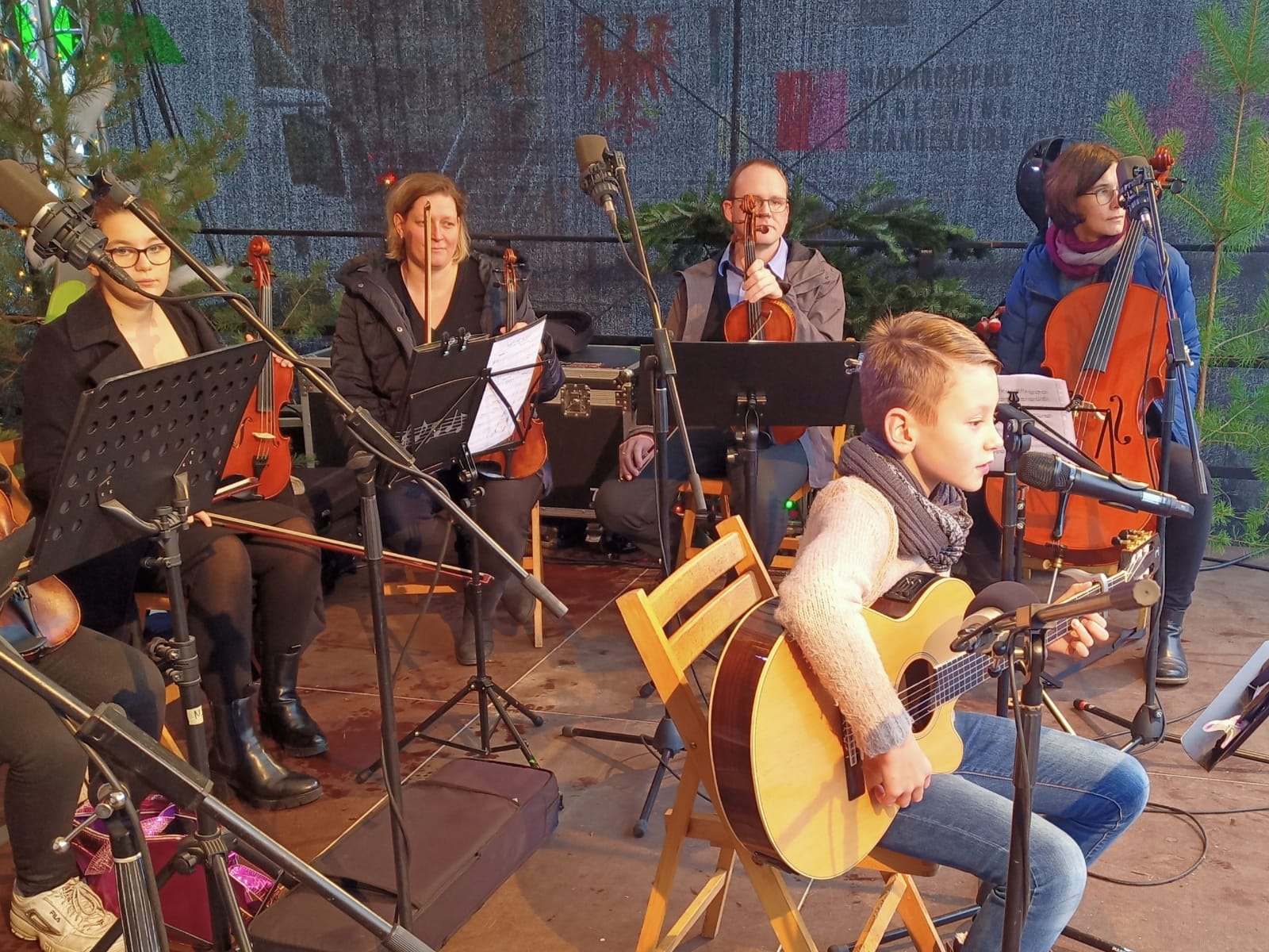 Erstes Adventskonzert und Weihnachtsmarkteröffnung – Förderverein ...